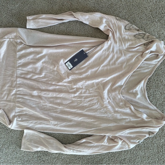 Jennifer Lopez long sleeve top - size large. - Picture 4 of 4